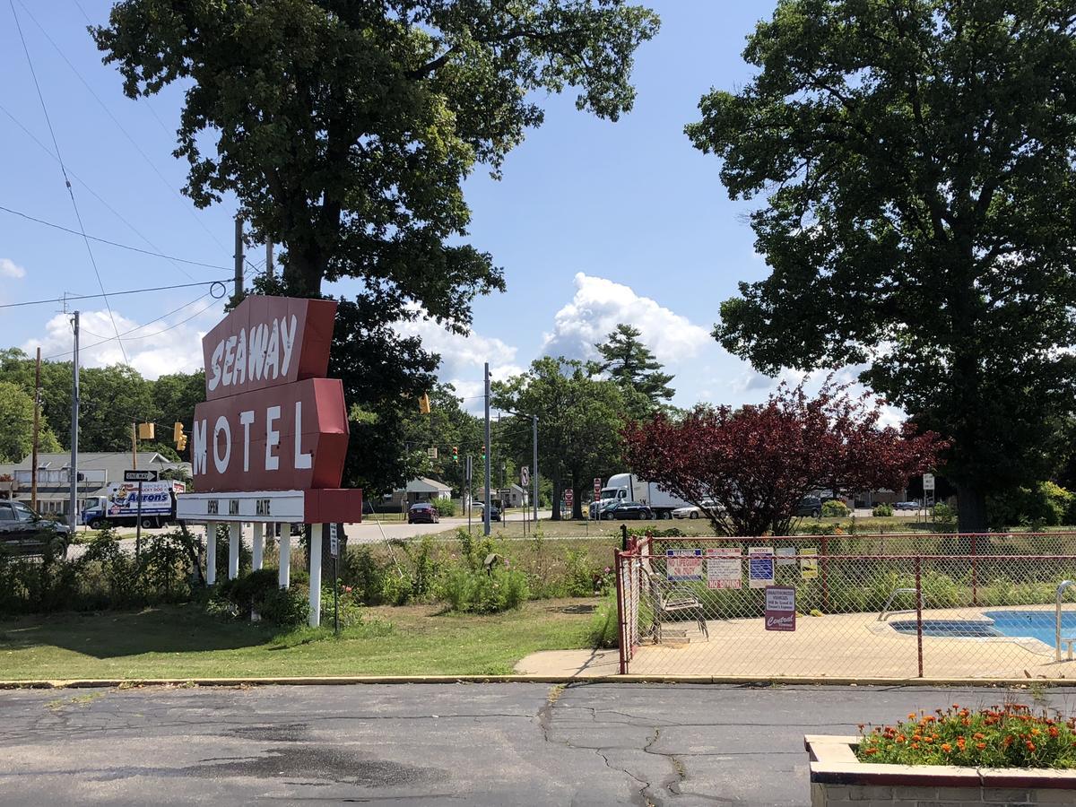 Seaway Motel Roosevelt Park Exterior foto